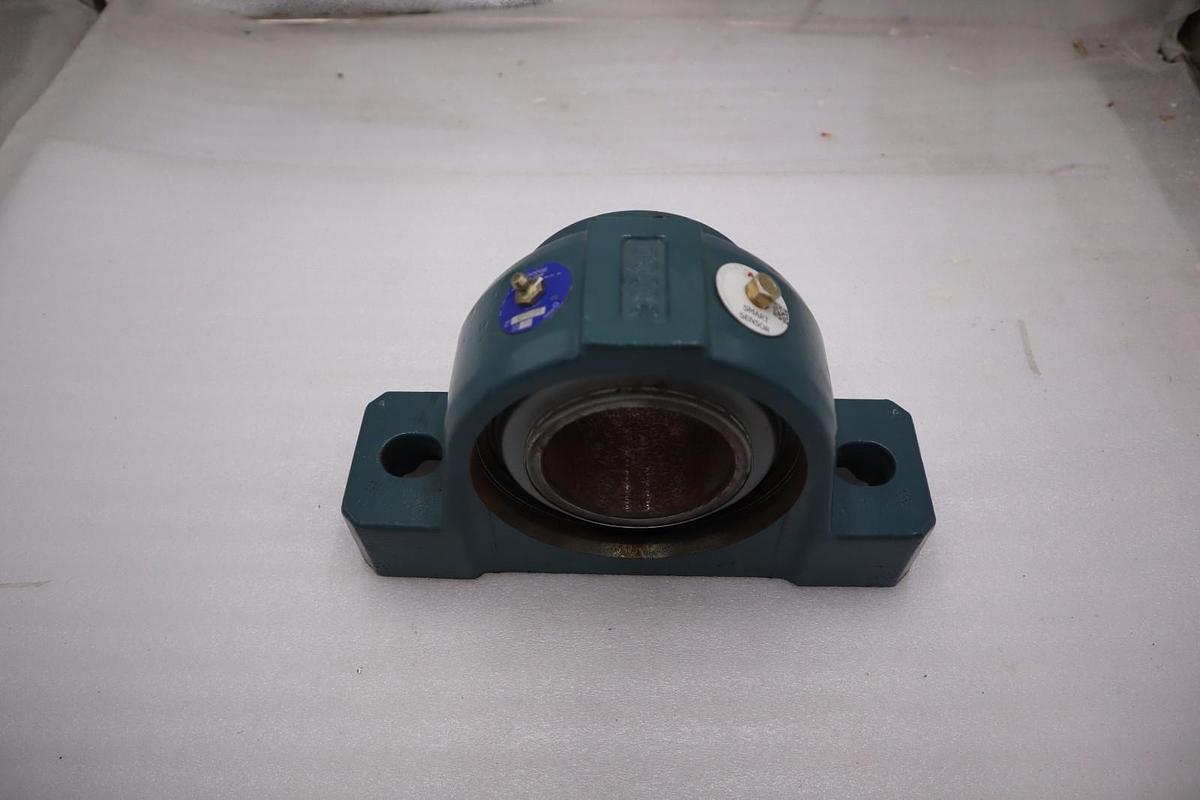Used NEW Dodge 070285/ P2B-S2-215R Pillow Bearing - 2-15/16 STOCK H1110