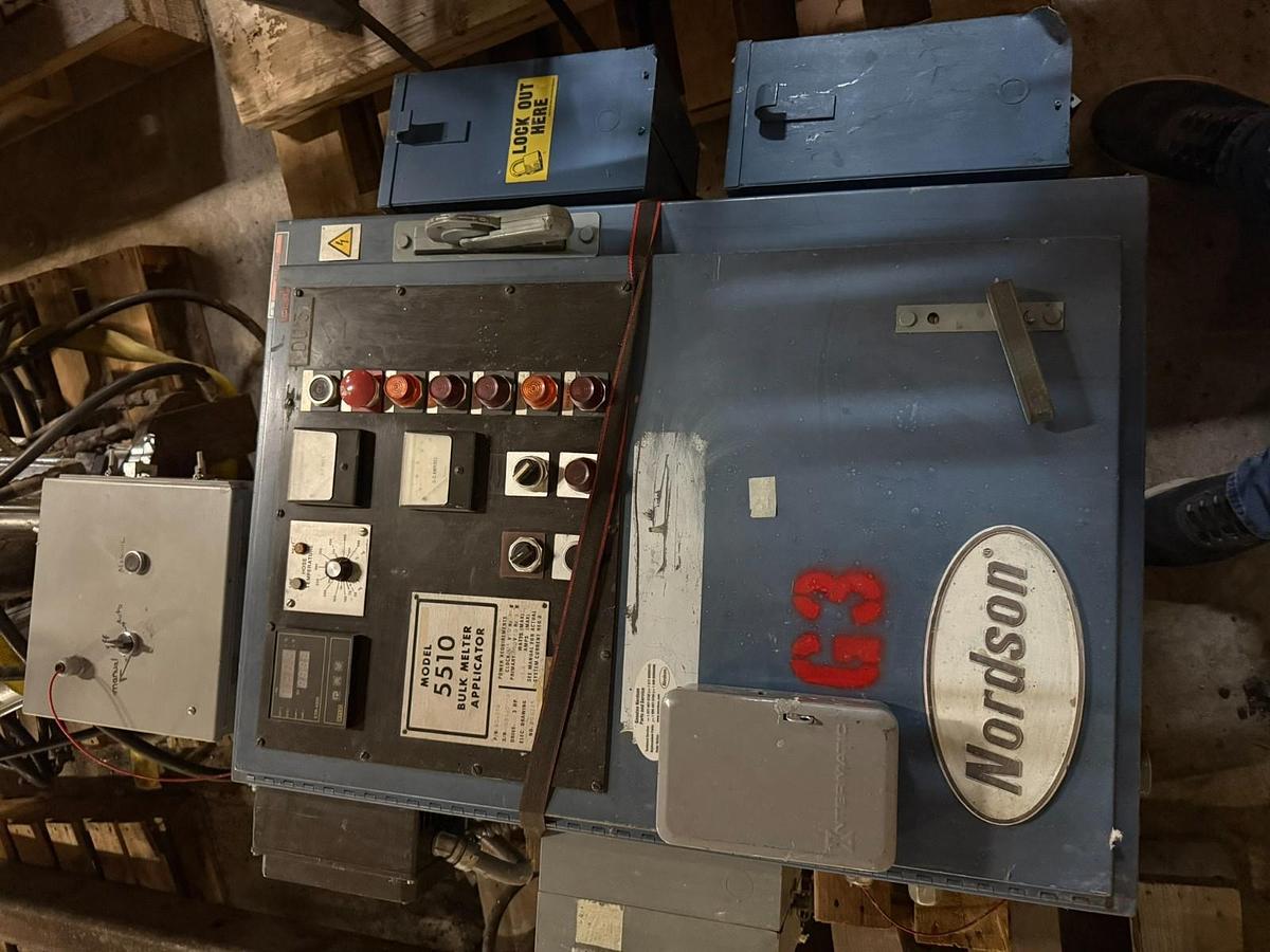 Used NORDSON MODEL 5510 BULK MELTER APPLICATOR SYSTEM