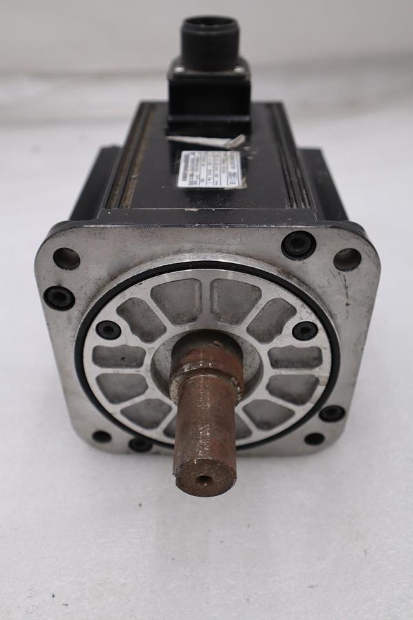 Used YASKAWA SGMGV-13D3A61 AC SERVO MOTOR SGMGV13D3A61 STOCK H1574