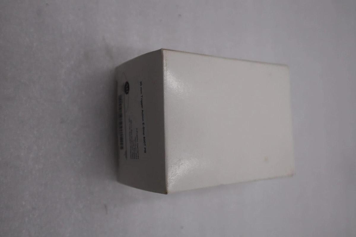 Used NEW IN BOX ALLEN BRADLEY 800T-TFXT6AF SER A E-STOP 800T STOCK G601A