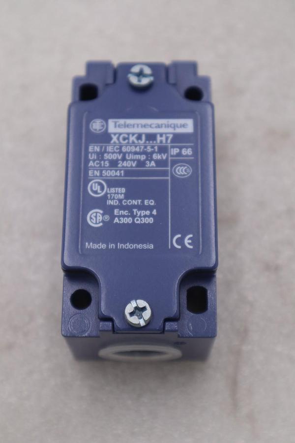 Used TELEMECANIQUE XCKJ H7 IEC 60947-5.1 STOCK #L-287B