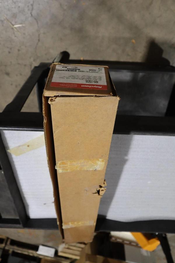 Used RAYCHEM HVS-1523S SHIELDED POWER CABLE JOINT HEAT SHRINK SPLICE KIT #SGF-52