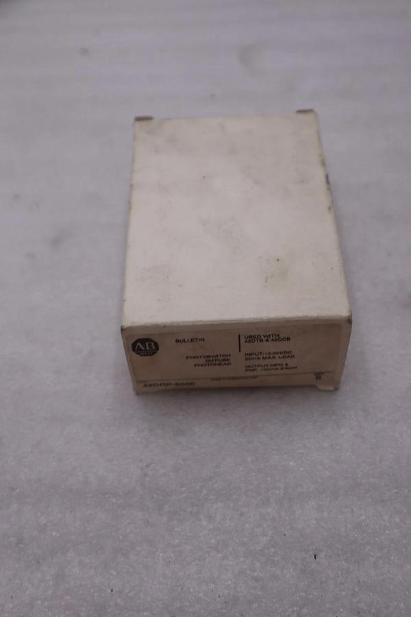 Used ALLEN BRADLEY 42DRP-5000 / 42DRP5000 PHOTOSWITCH DIFFUSE PHOTOHEAD NEW IN BOX