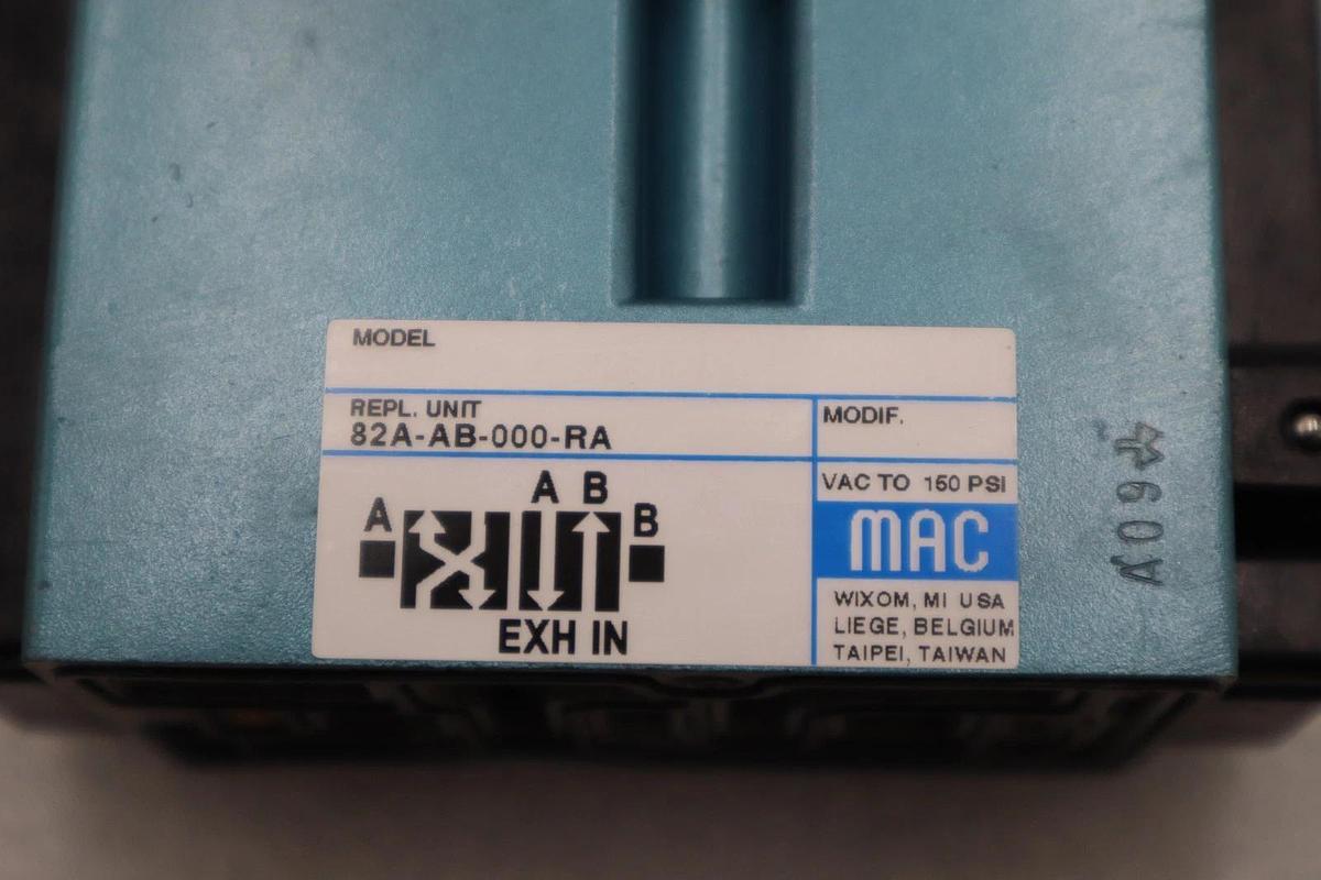 Used NEW MAC VALVES 82A-AB-000-RA 4/2 VALVE LESS BASE SINGLE REMOTE AIR STK H1468