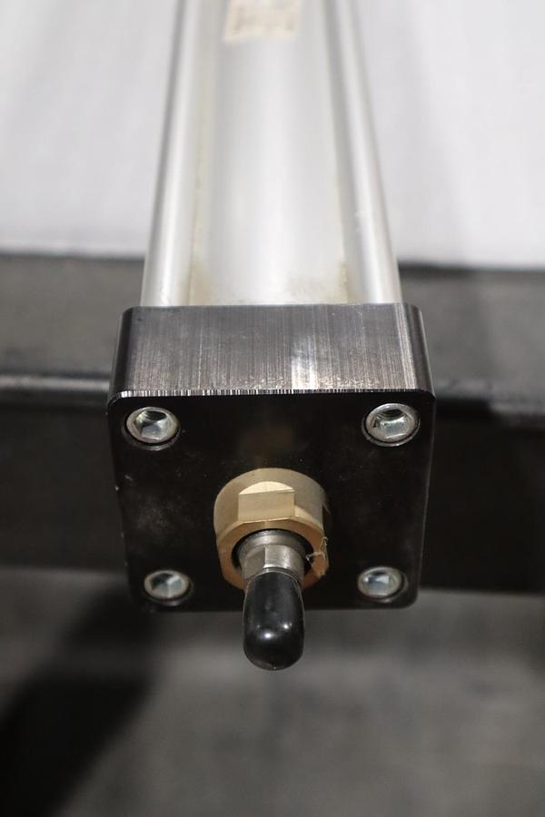 PARKER 1P4MA0037801 ROUND BODY PNEUMATIC CYLINDER STOCK H1894