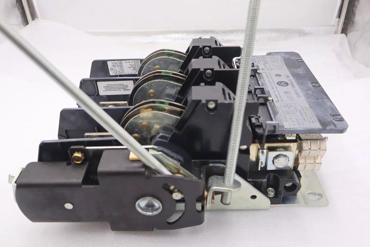 Used ALLEN BRADLEY 1494V-DS400 SER A DISCONNECT SWITCH 3PH 400AMP 600VAC STK 5039