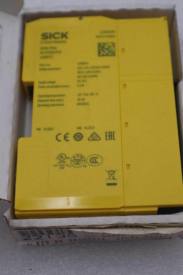 SICK RLY3-EMSS300 1099973 SAFETY RELAY NEW OPEN BOX STOCK K327A