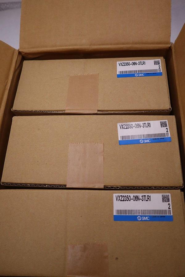NEW SMC GENUINE PART VXZ2350-06N-3TLR1 SOLENOID VALVE 3 AVAILABLE STOCK 1766-A