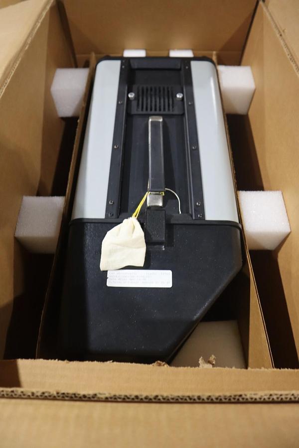 NEW IN BOX SCHNEIDER ELECTRIC AS-P190-212 / ASP190212 STOCK G29B