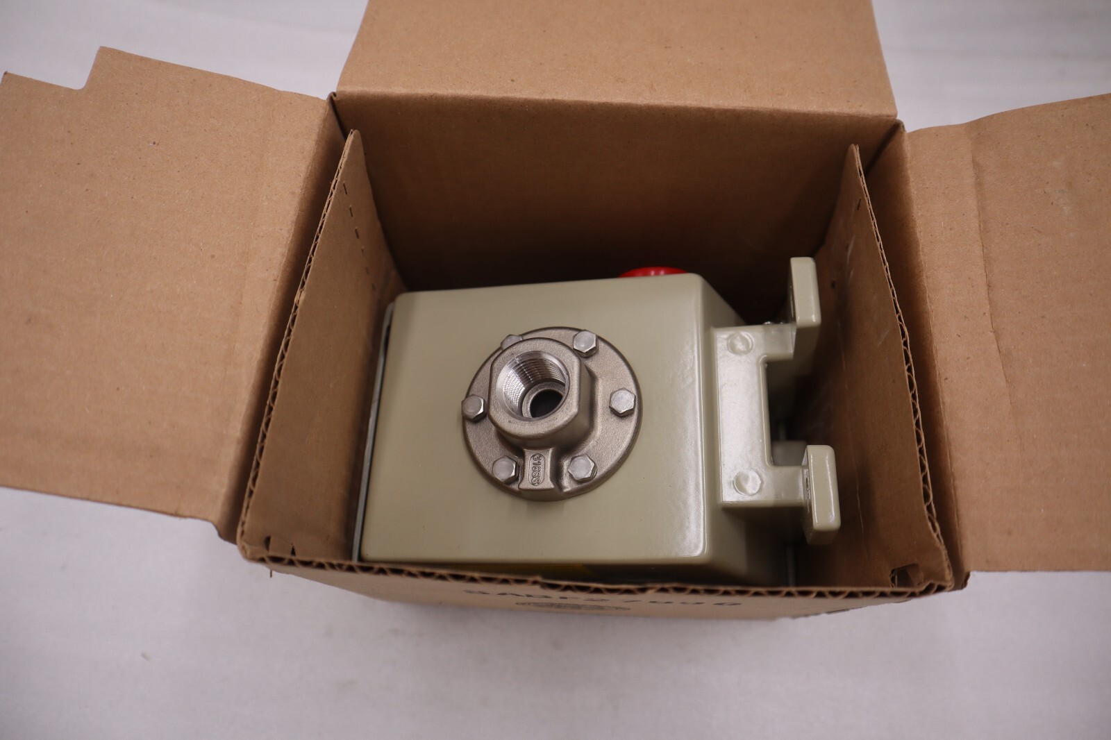 Used NEW ASHCROFT LPSN4PB07 XCHFMK3 Pressure Switch 15psi 125/250VAC STOCK H184