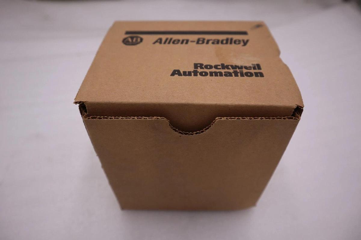 NEW IN BOX Allen Bradley 42185-800-01 Overload Relay STOCK H1083