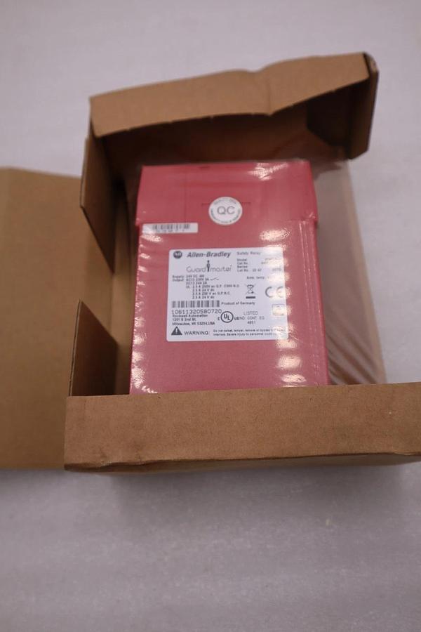 Used Allen-Bradley 440R-P23071 Safety Relay MSR22LM 24VDC NEW IN BOX STOCK H526A