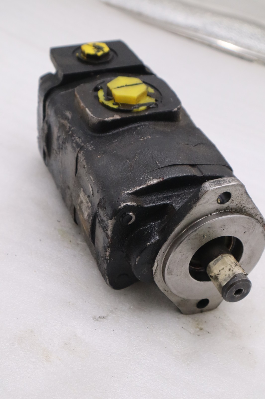 Used 3269121137 Parker Commercial Intertech Gear Pump STOCK H1840