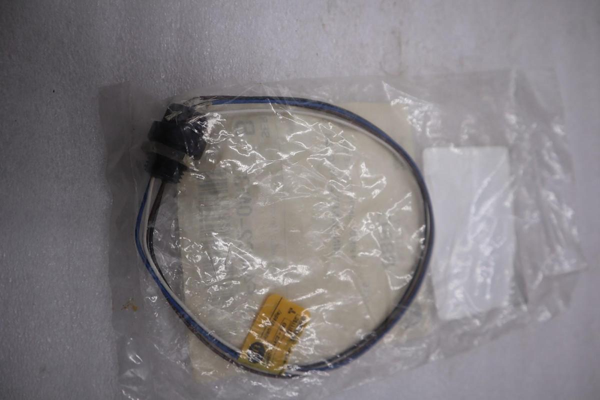 NEW AB ALLEN BRADLEY 888D-F4AC2-0M3 SER. B STOCK H1683