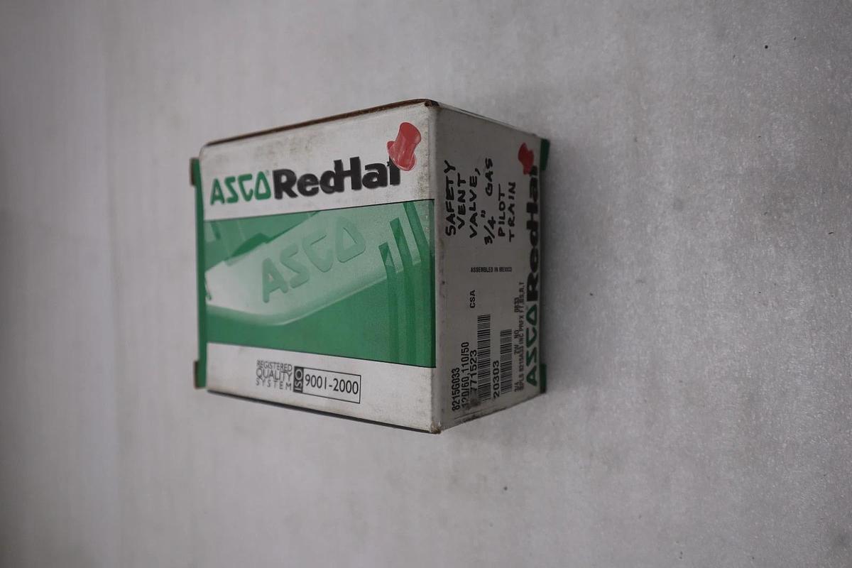 Used NEW ASCO 8215G033 SOLENOID VALVE 3/4" 125 PSI STOCK GF-79A