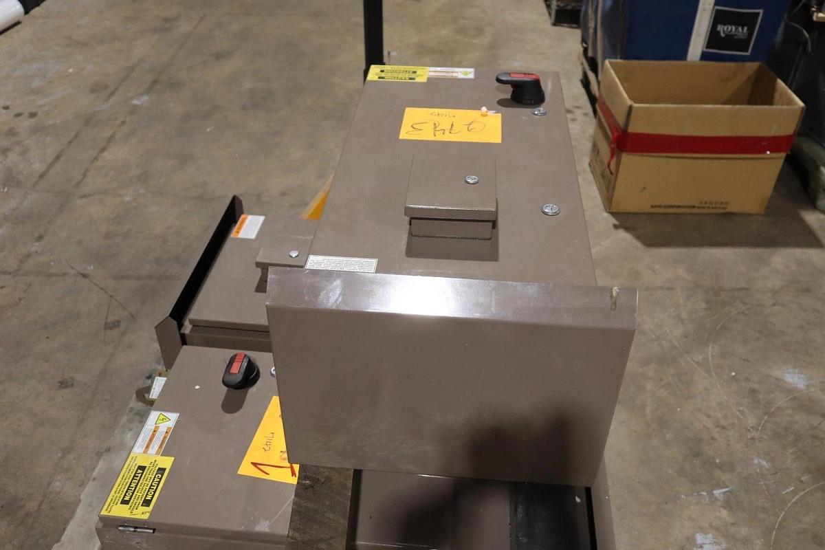 Used Johnson Controls AYK 550 Air Modulator Panel AYK550-PF-038A-4+B058+K465 #HP153