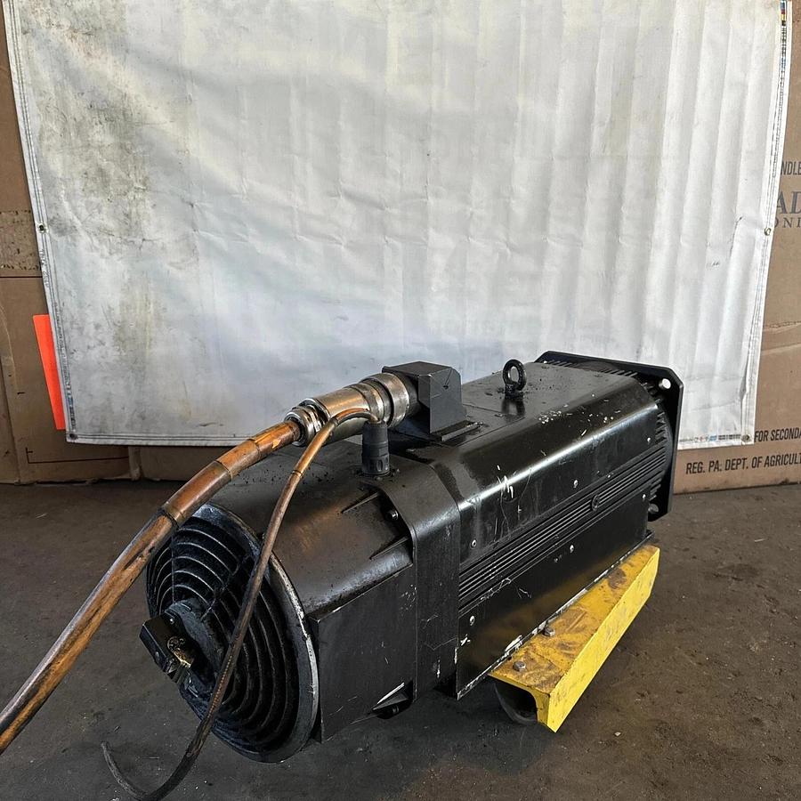 Used Rexroth R911309391 Servo Induction Motor MAD130D-0100-SA-S0-BQ1-35-N1 #HP127