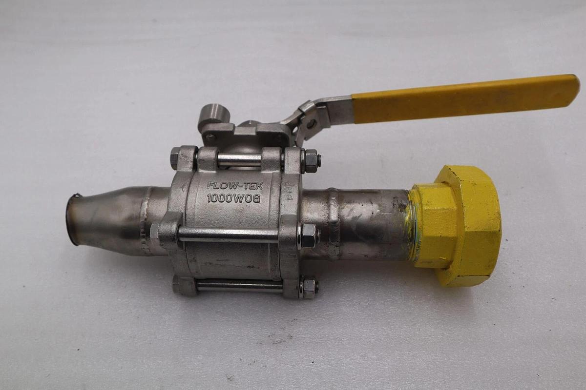 Used Flow-Tek 1000 W06 Wog CF8M 1 1/2 " -7007 STOCK M-147