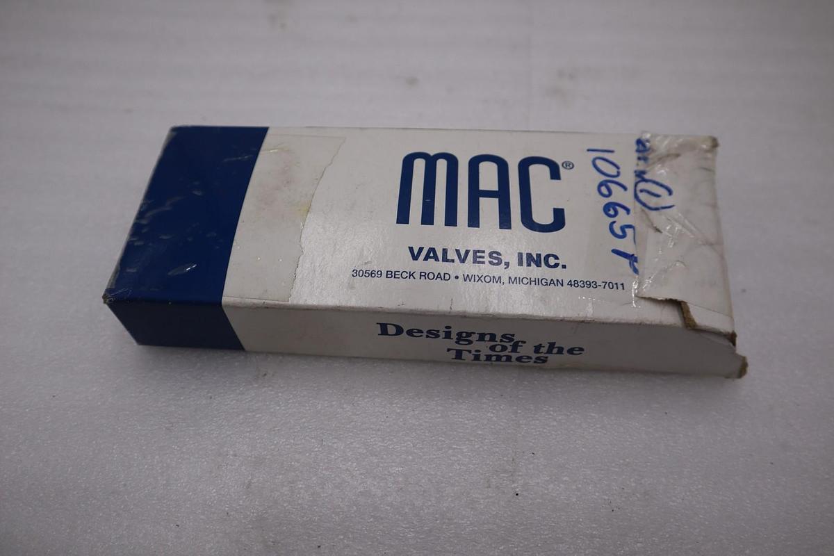 NEW MAC 811C-PM-613CA-152 SOLENOID VALVE 4-WAY SINGLE SOLENOID - STOCK H1431A