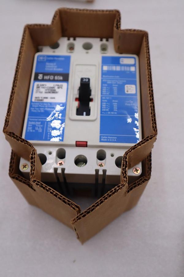 Used NEW OPEN BOX CUTLER HAMMER HFD3030L CIRCUIT BREAKER STK GF1105