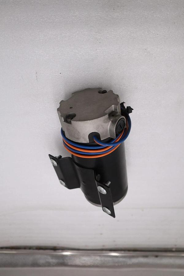 Used NEW OPEN BOX LIFTMASTER - ZT417Y01- BARRIER ARM OPERATOR MOTOR STK CC249