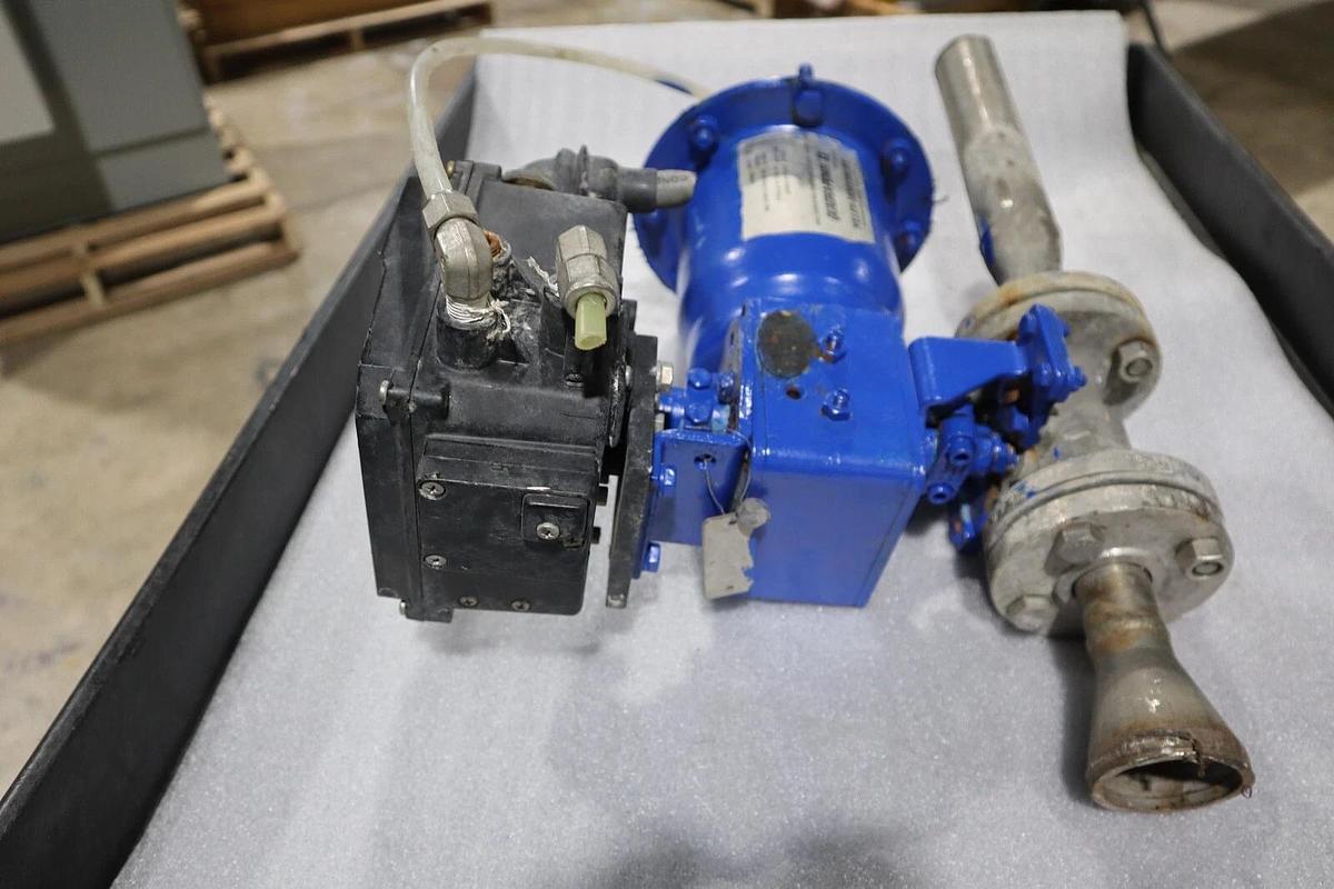 Used 1" Jamesbury Stainless Ball Valve QUADRA-POWR II STOCK S-622