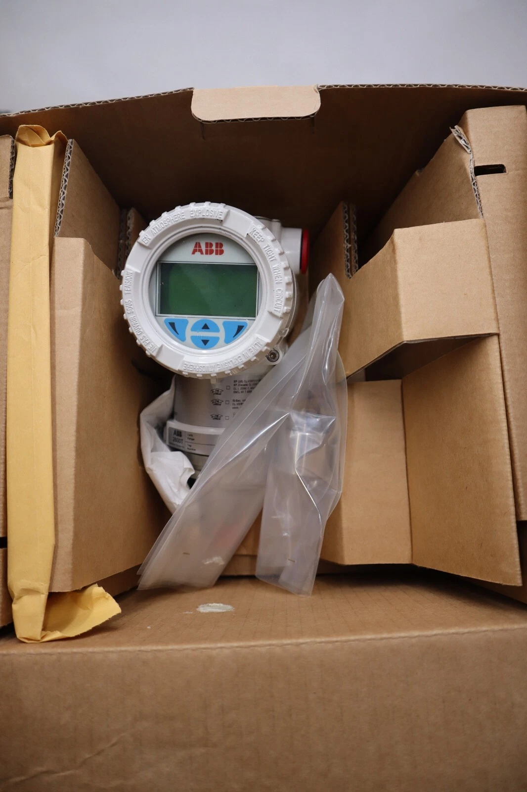 Used NIB ABB 2600T 266HDHP2MA1E6L5M5N2 TRANSMITTER STOCK G78