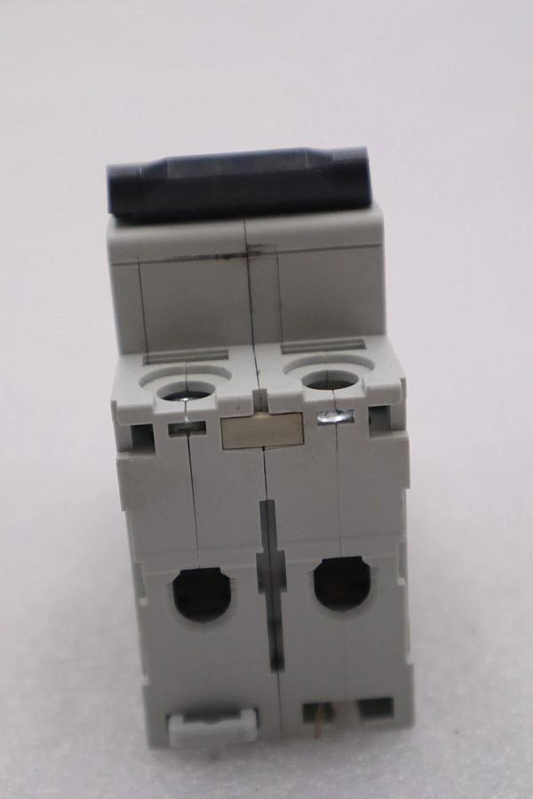 SCHNEIDER ELECTRIC 591942 CIRCUIT BREAKER 2 POLE 240VAC STOCK #K-2327