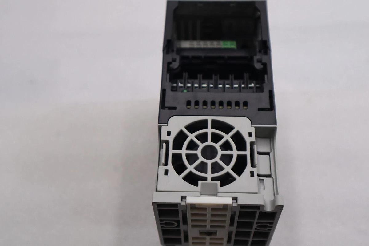 Used ALLEN BRADLEY 25A-D4P0N104 POWERFLEX 523 1.5kW/2.0HP SER A STOCK #1891