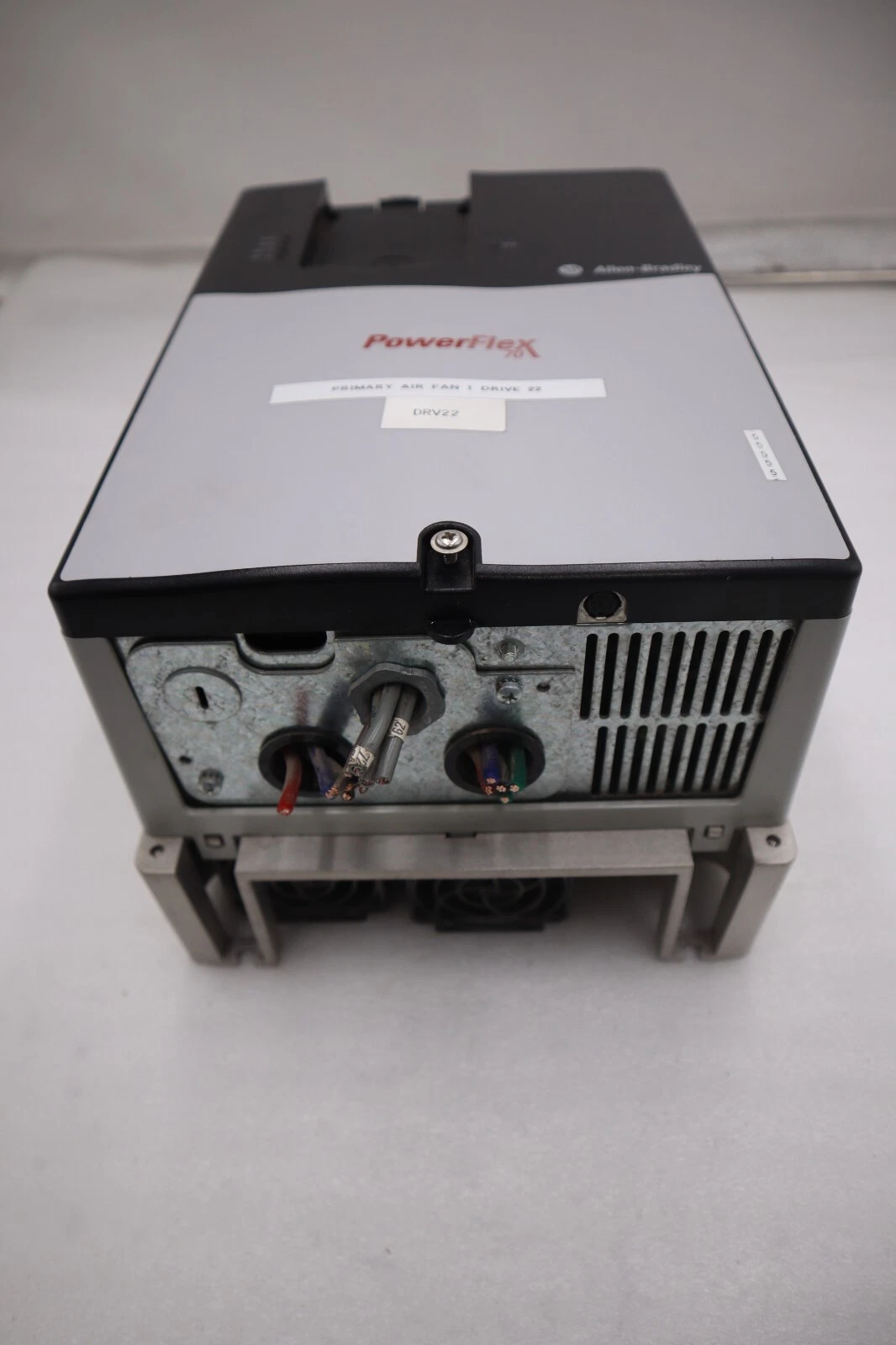 Used 15 HP ALLEN BRADLEY 20AE017A0AYNNNC0 600V POWERFLEX 70 VFD DRIVE STOCK 1805B