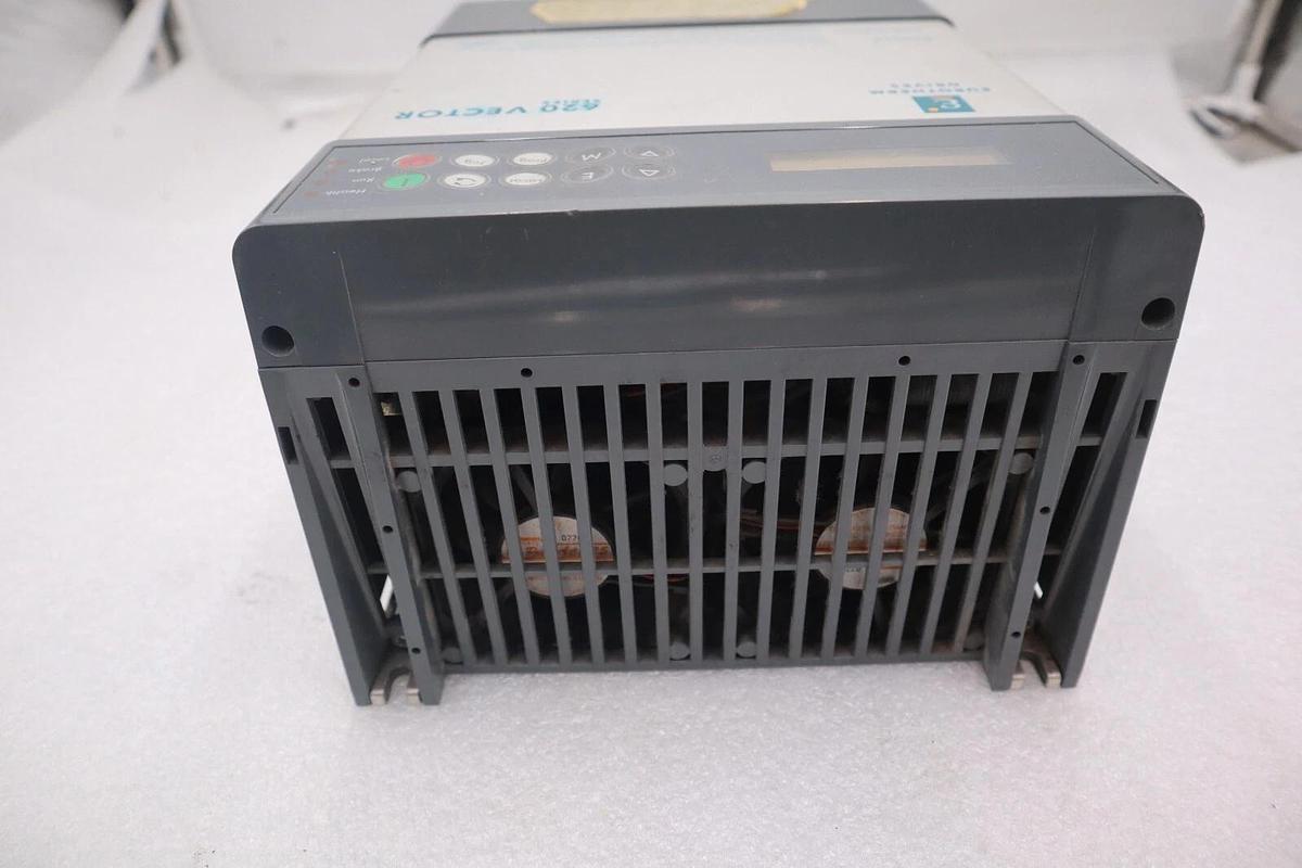 Used EUROTHERM DRIVES 620STD/0040/230/0010/UK/ENW/0000/000/B0/000/000 STOCK 4225