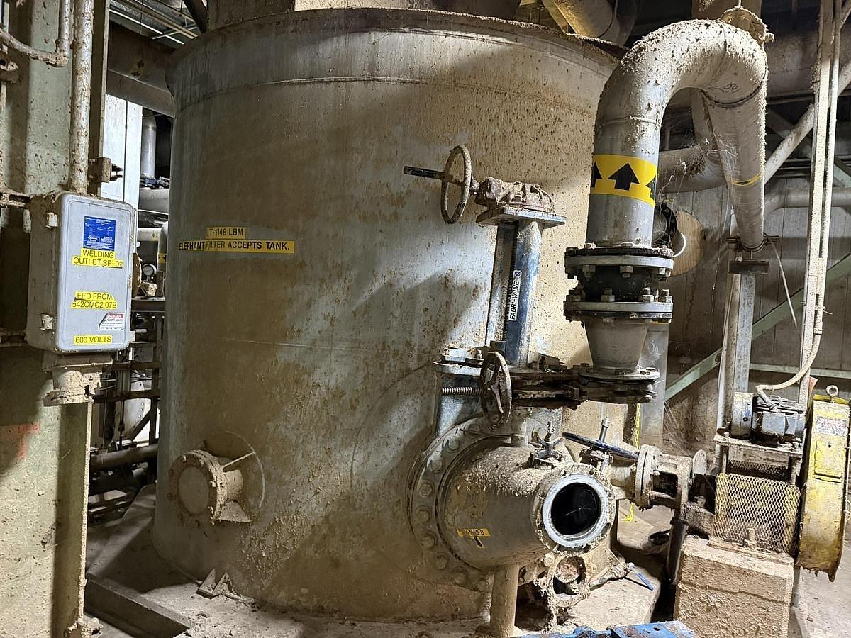Used 7,500 GALLON ALLOY FABRICATORS INC. T-304L S/S TANK 9' TALL 12' DIAMETER
