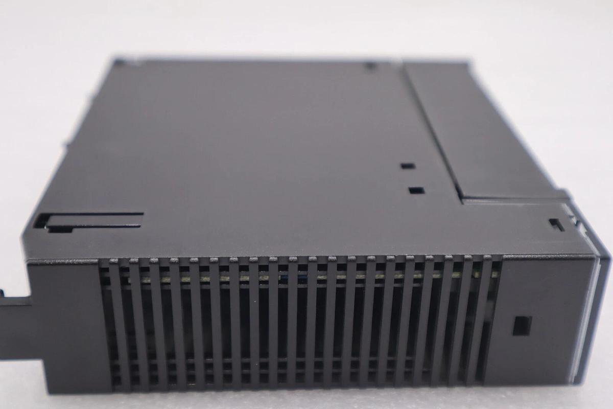 New GE FANUC IC693MDL240E INPUT MODULE 16 POINT DISCRETE 120 VAC STOCK 5506