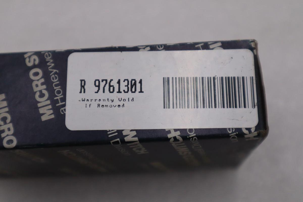 Used NEW OPEN BOX MICRO SWITCH LSZ1A STOCK GF266A