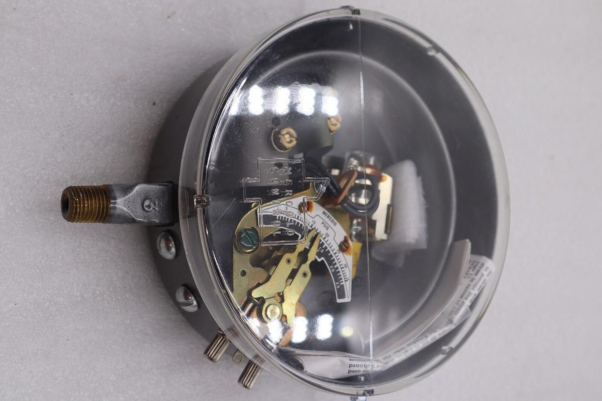 Used DWYER INSTRUMENTS MERCOID DA-31-2-4 T39K MECHANICAL PRESSURE SWITCH #L-800