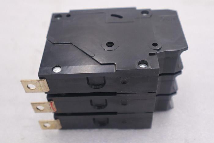 Used Siemens BQD340 40 Amp 480Y/277 VAC 3 Pole BQD Bolt on Circuit Breaker STK B-1495