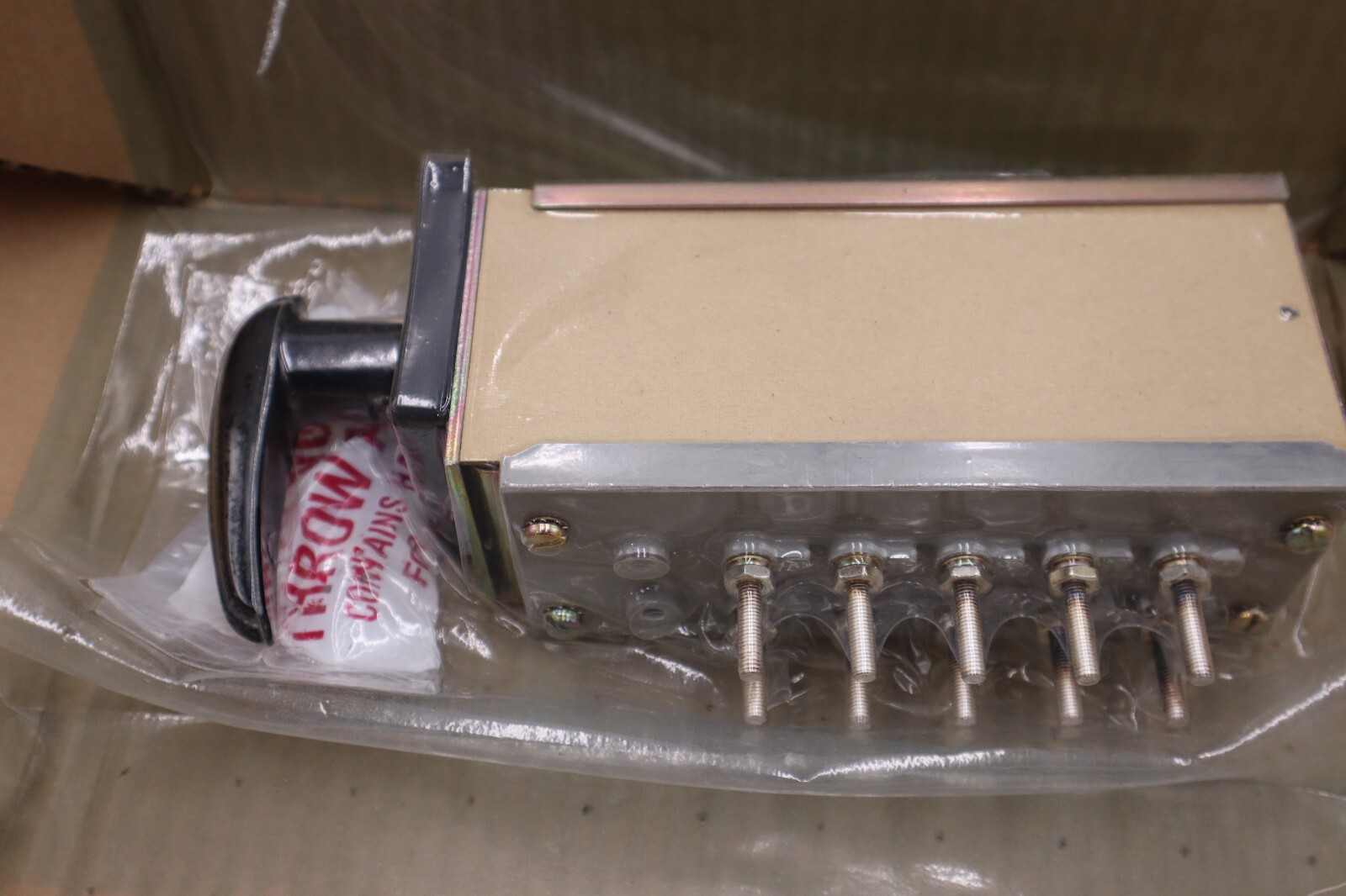 Electroswitch 8328A84G01 Disconnect Switch NEW IN BOX STOCK G272