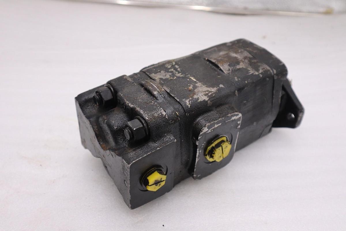 Used 3269121137 Parker Commercial Intertech Gear Pump STOCK H1833