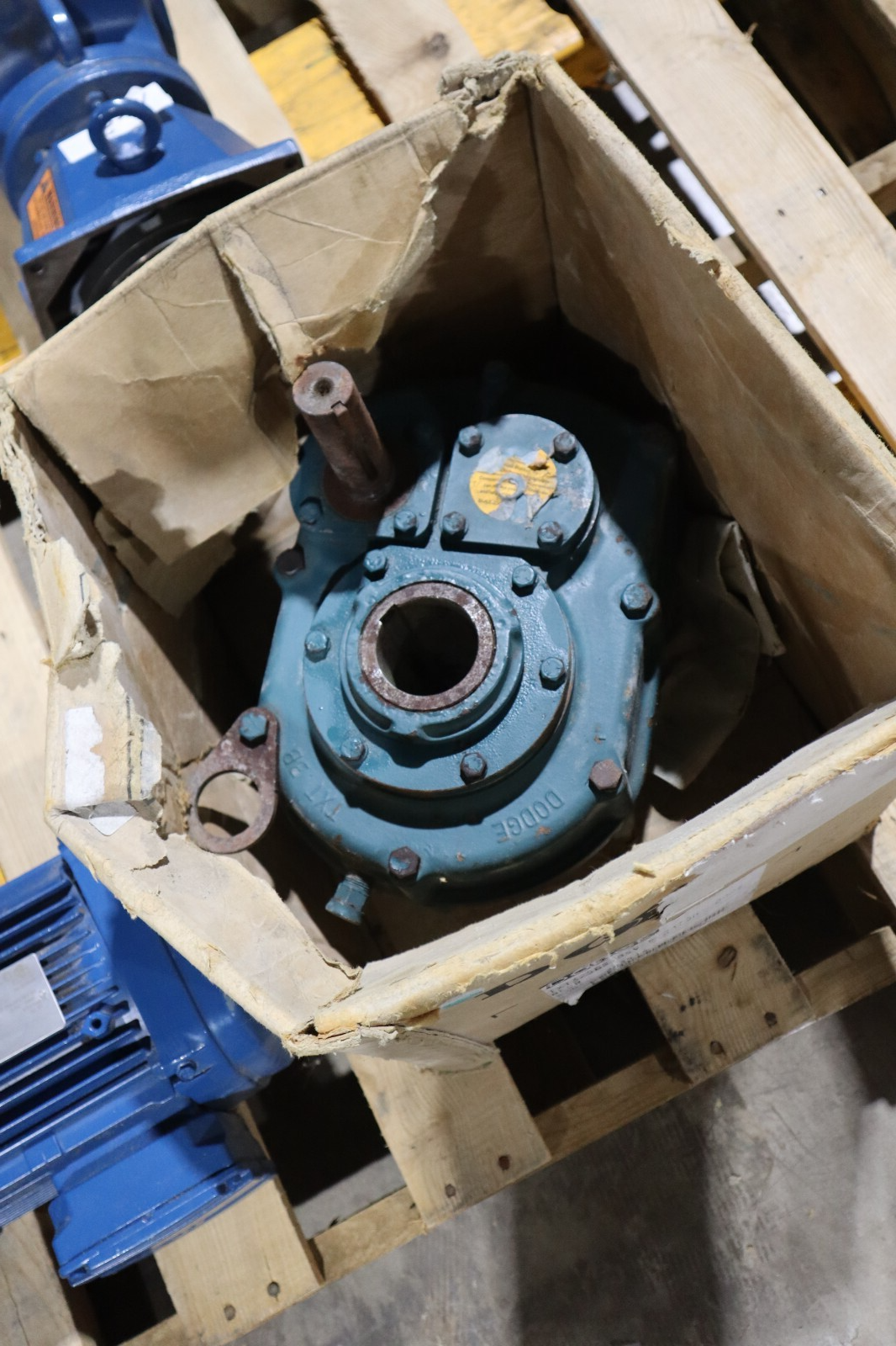 Used NEVER USED-DODGE 243514 TXT325BS TORQUE-ARM FLANGE MOUNT SPEED REDUCER STK HS27