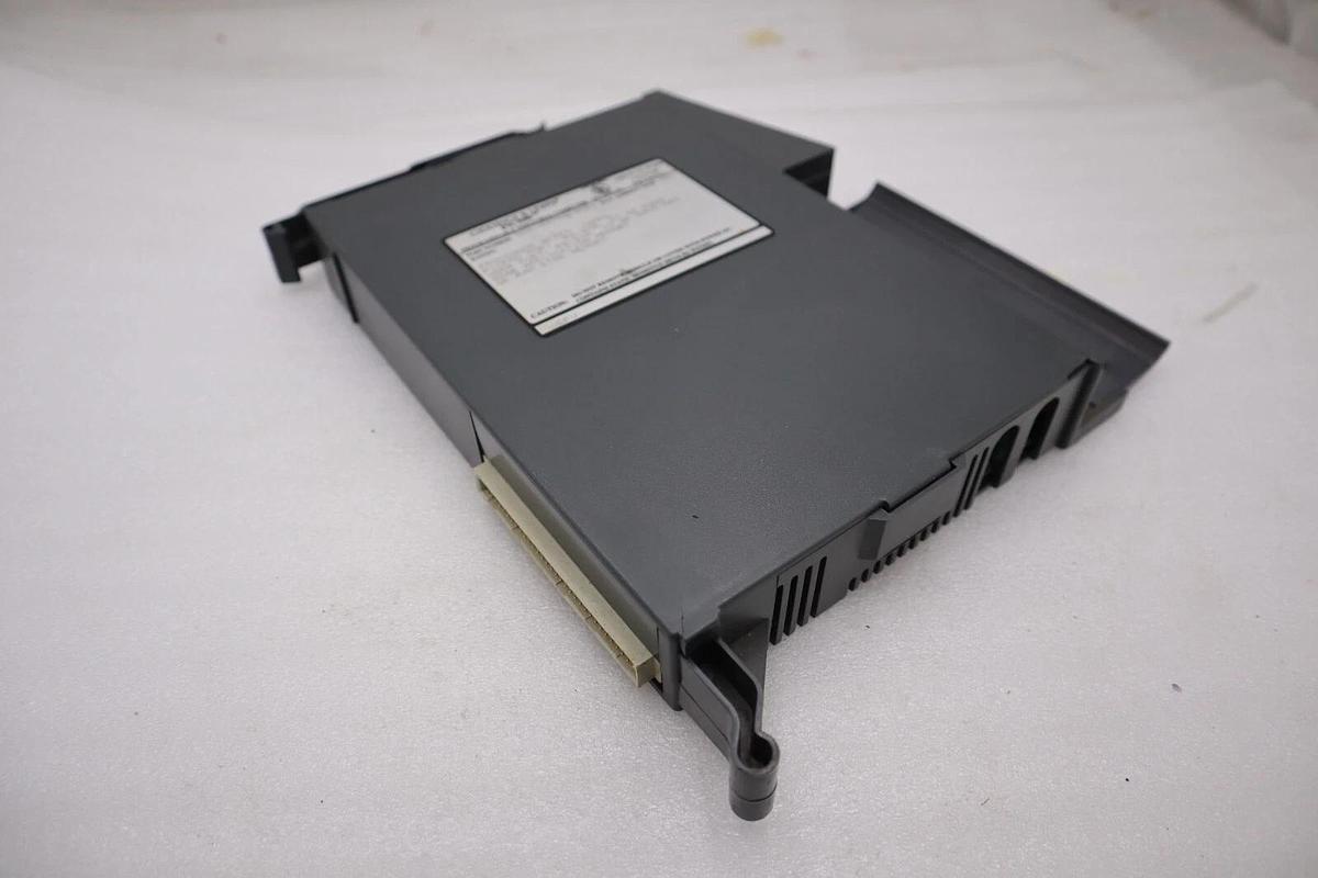Used FIVES GIDDINGS & LEWIS 502-03794-40R1 PIC900 PROGRAMMABLE INDUSTRIAL COMPUTER
