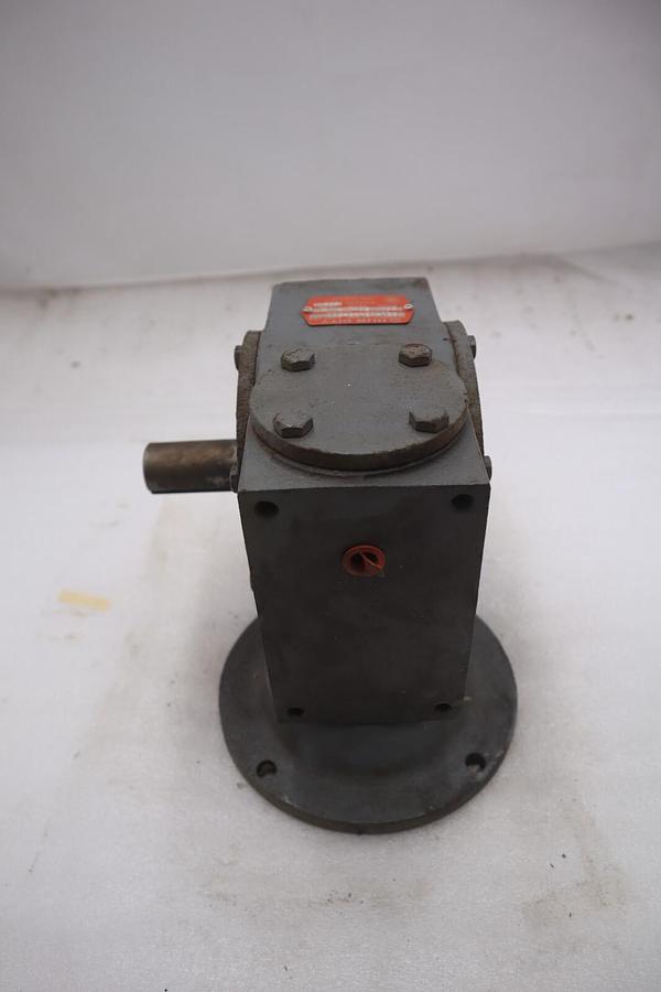 Used HUB CITY 0221-03486-500 MODEL 264 STYLE B GEAR REDUCER STOCK #M-55