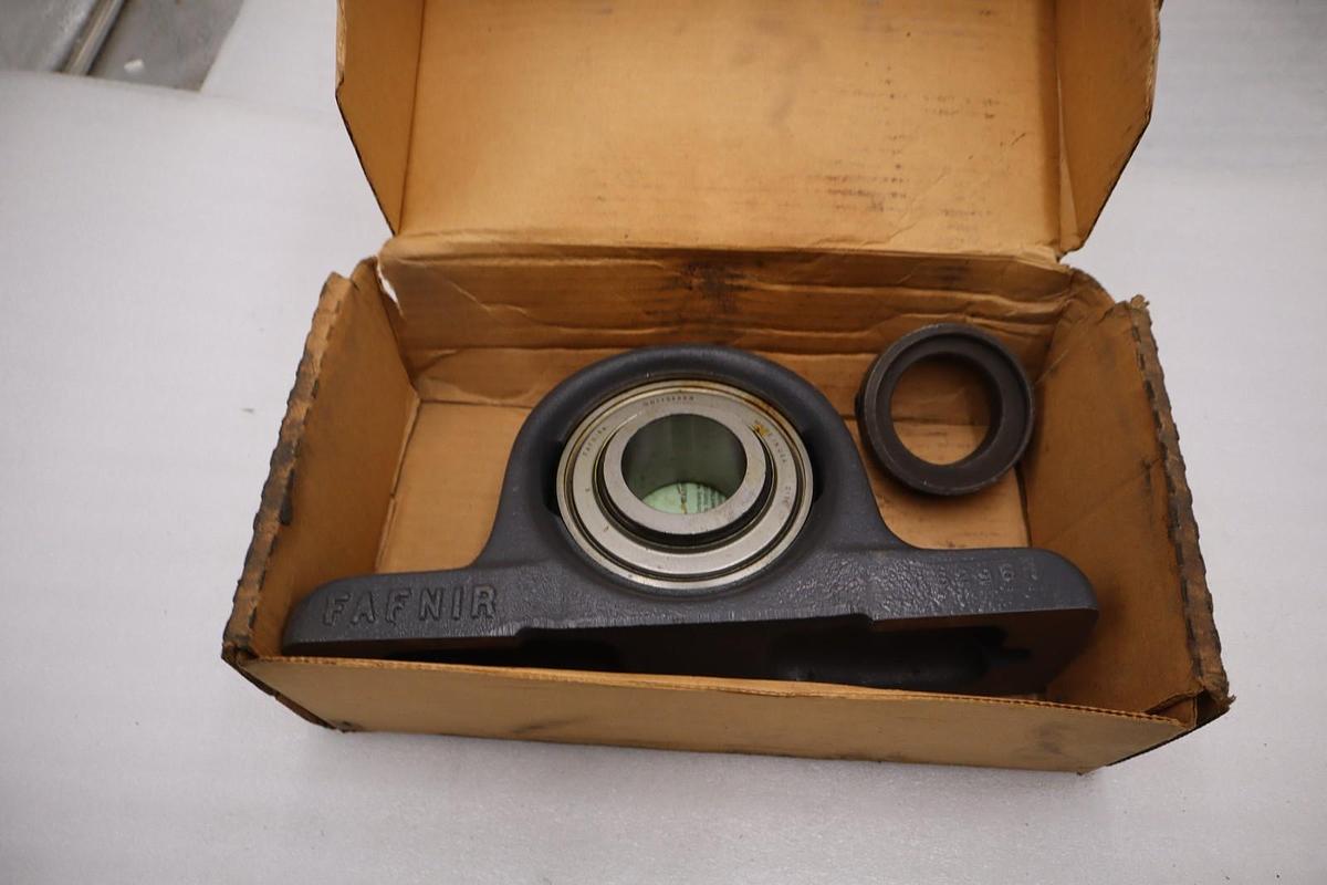 Used NEW OPEN BOX Fafnir Bearing RSAO 1 15/16 STOCK 1683CC