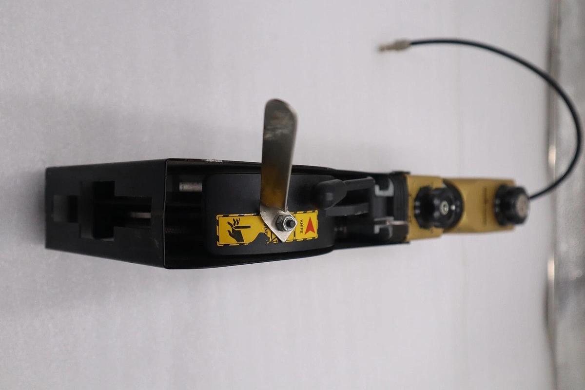 Used Mario Cotta 45 880 CB Gold Pneumatic Shear Knife Holder STOCK S-127-A