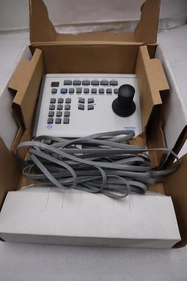 Used PELCO keyboard Vari-Speed PTZ Joystick Controller KBD300A Rev: A0 - NEW IN BOX