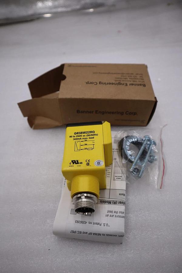BANNER ENGINEERING Q45BW22RQ PHOTOELECTRIC SENSOR 37015 NEW UNIT STOCK H492A