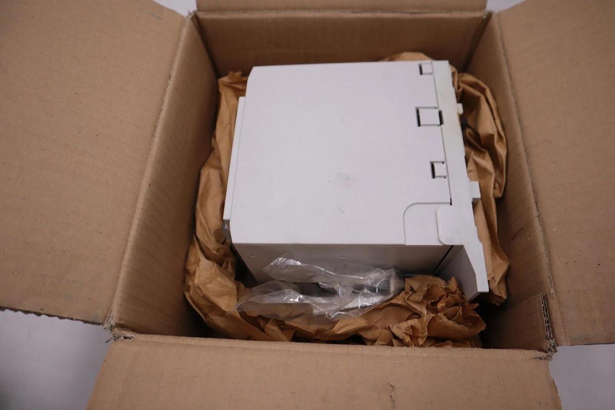 Used NEW IN BOX EATON NZM3-XR110-130AC REMOTE OPERATOR NZM SERIES 3/4 POLE STK 5003A