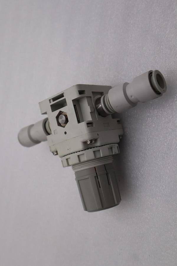 Used NEW OPEN BOX SMC IRV20-C10 Vacuum Regulator STOCK L-531-C
