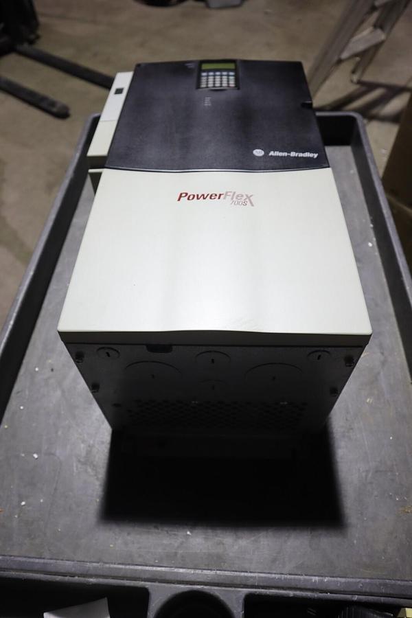 Used NEW 2014 POWERFLEX 700S 20DD096A3EYNAEANE 75 HP 480 VAC INPUT SERIES A STOC 1963