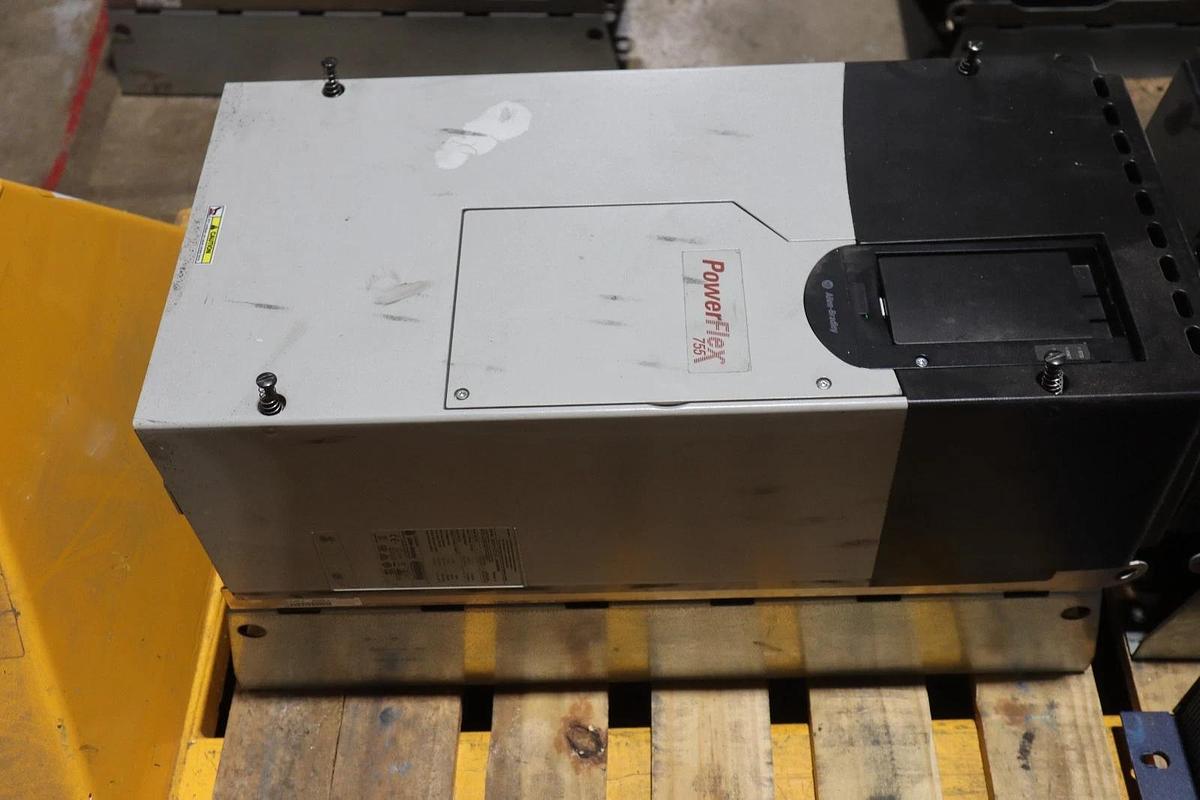 Used ALLEN BRADLEY Powerflex 755 20G1AND125JN0NNNNN 480V 100HP DRIVE VFD  #CC103