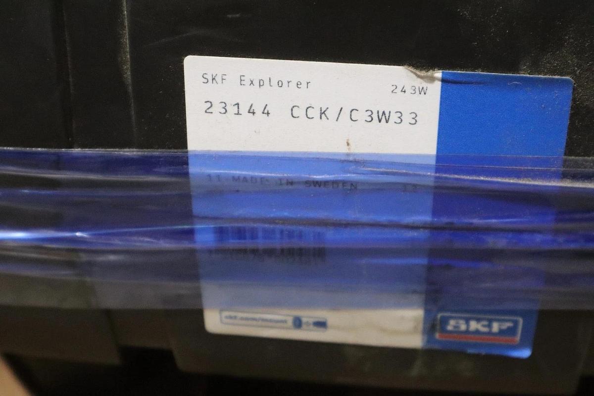 Used NEW SKF TAPERED BORE SPHERICAL ROLLER BEARING 23144 CCK/C3W33 STOCK CC152